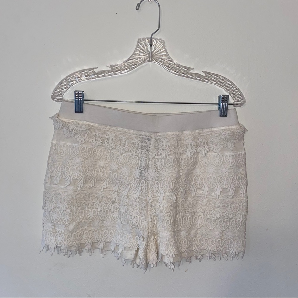 NWT Express White Crochet Floral Patterned Shorts